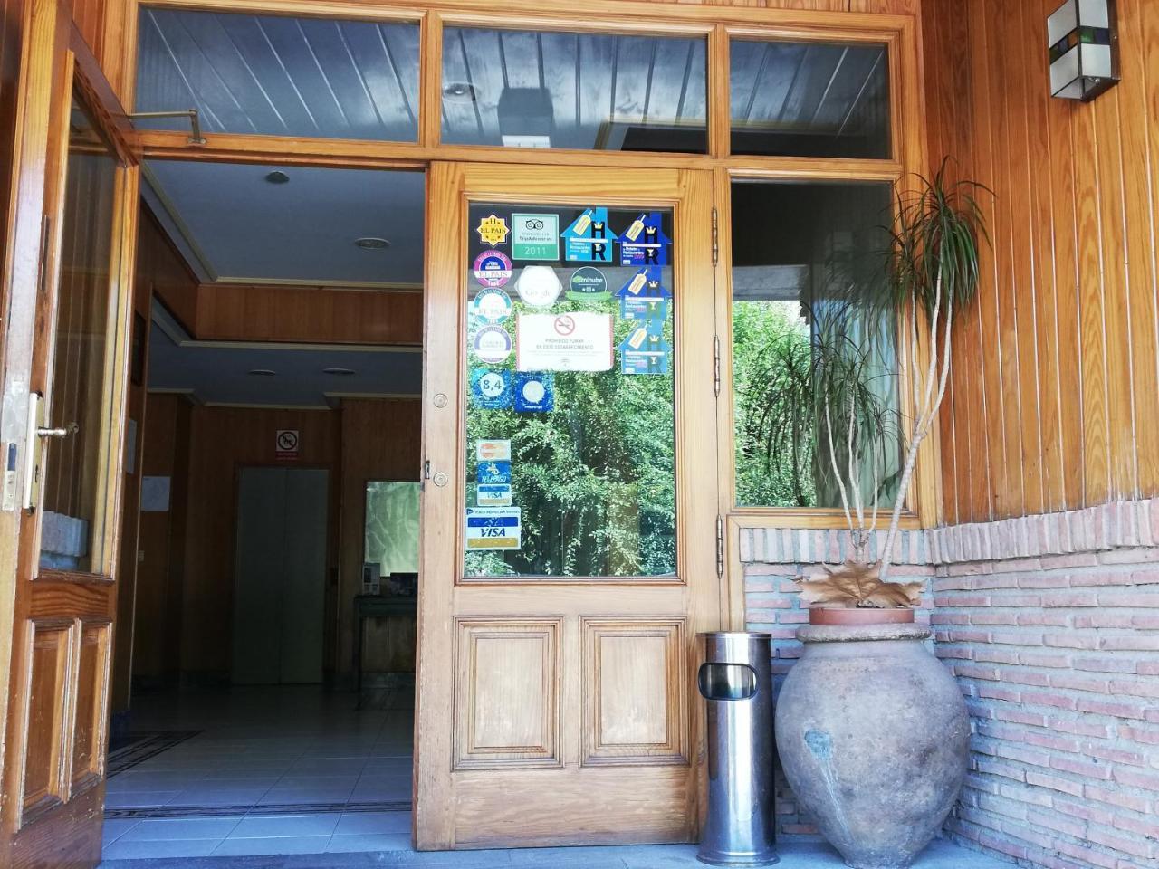 Labella Maria Hotel Pinos Genil Buitenkant foto