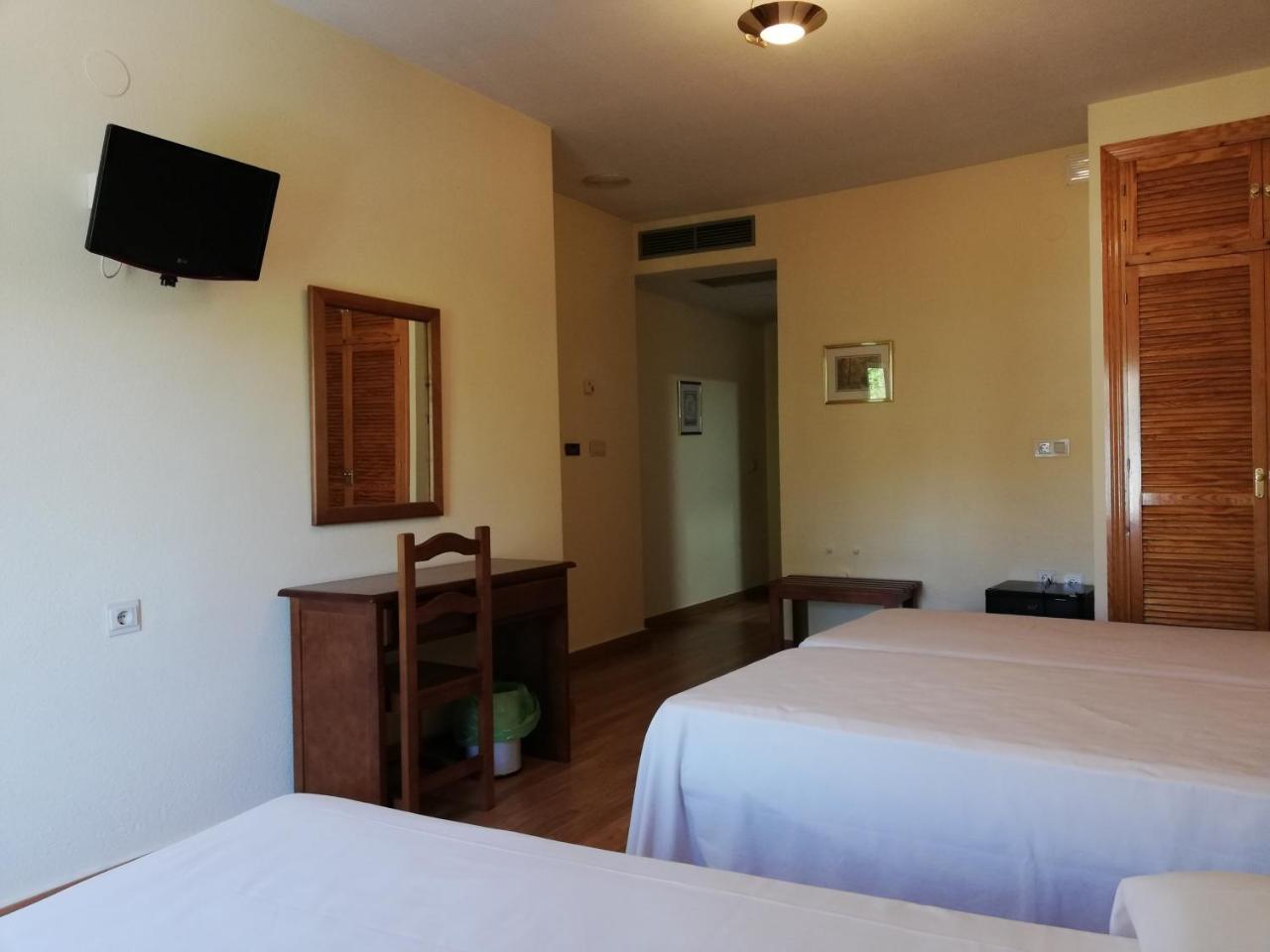Labella Maria Hotel Pinos Genil Buitenkant foto