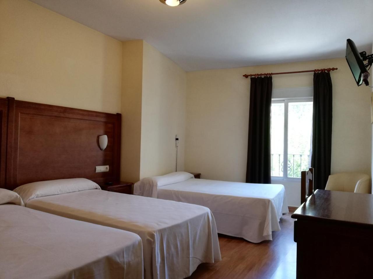 Labella Maria Hotel Pinos Genil Buitenkant foto